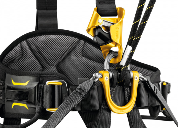 Arnés anticaídas Petzl ASTRO BOD FAST® para suspensión.C083AA